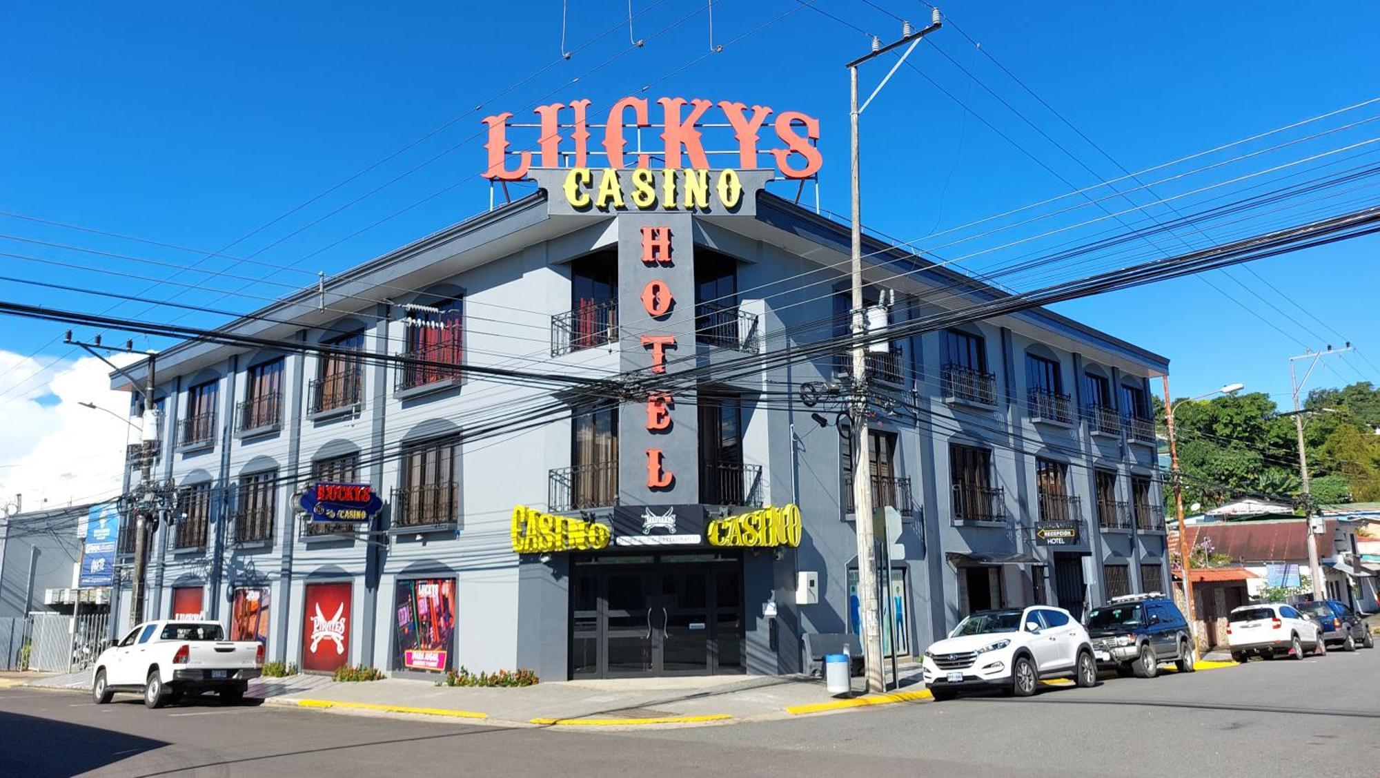 Hotel Luckys San Isidro De El General Екстериор снимка