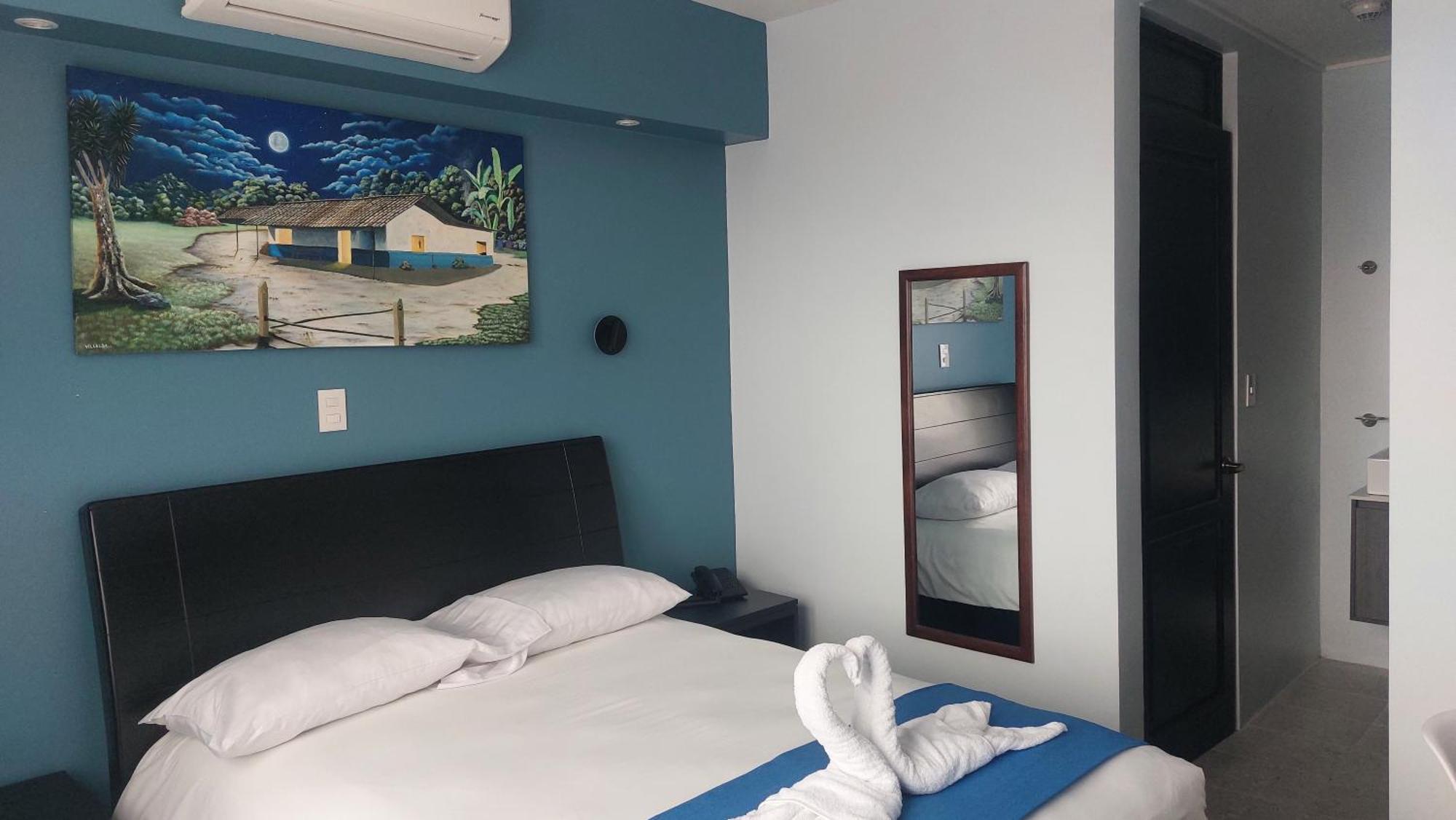 Hotel Luckys San Isidro De El General Екстериор снимка