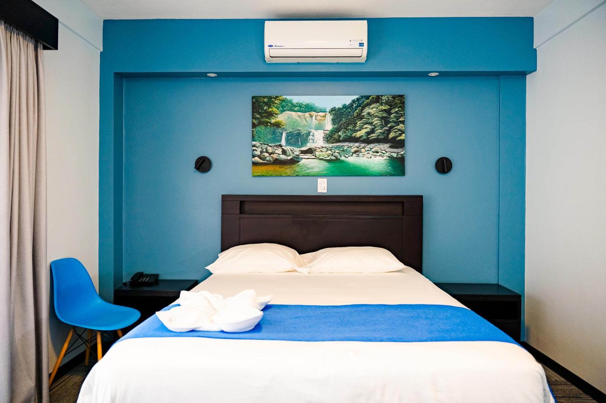 Hotel Luckys San Isidro De El General Екстериор снимка
